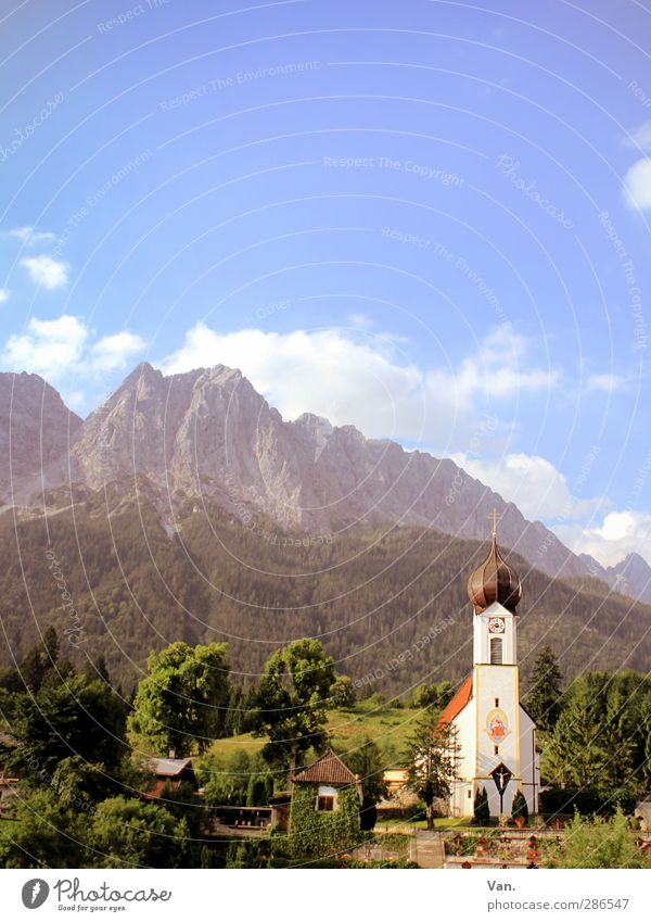Postkarte Ferien & Urlaub & Reisen Landschaft Himmel Wolken Sommer Baum Garten Wald Berge u. Gebirge Alpen Zugspitze Gipfel Grainau Dorf Kirche blau grün ruhig