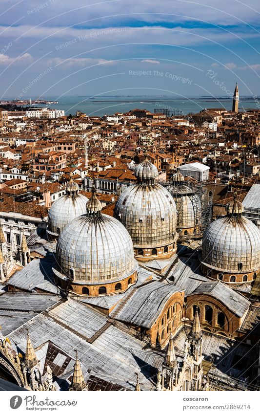 Panoramablick auf Venedig mit St. Mark's Domkuppeln Ferien & Urlaub & Reisen Tourismus Meer Insel Landschaft Stadt Hauptstadt Skyline Kirche Platz Gebäude