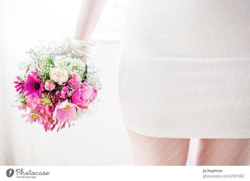 Happy Birthday Photocase! Blumenstrauß Hochzeit Feste & Feiern Romantik Lifestyle elegant Stil feminin Junge Frau Jugendliche Mensch Blüte Kleid stehen hell