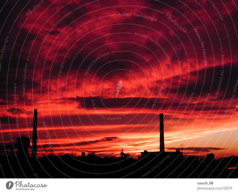 sonnenuntergang Sonnenuntergang rot Physik Stadt Wolken Farbe Wärme Schornstein Himmel