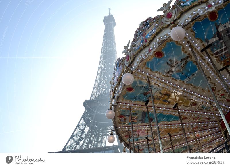Manège à Paris Frankreich Europa Hauptstadt Architektur Sehenswürdigkeit Tour d'Eiffel fantastisch Ferne hoch positiv blau Ferien & Urlaub & Reisen Karussel