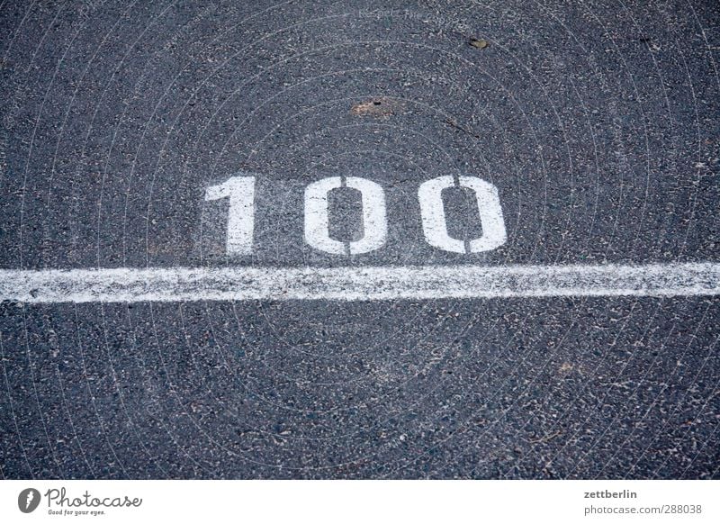 100 Menschenleer Verkehrswege Straße Verkehrszeichen Verkehrsschild Zeichen Schriftzeichen Ziffern & Zahlen Schilder & Markierungen werfen Ziel Linie