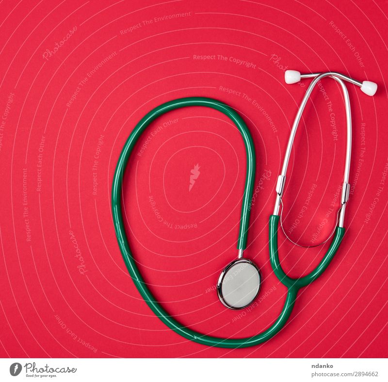 grünes medizinisches Stethoskop Gesundheitswesen Behandlung Krankheit Medikament Prüfung & Examen Arzt Krankenhaus Werkzeug Accessoire Herz hören modern rot