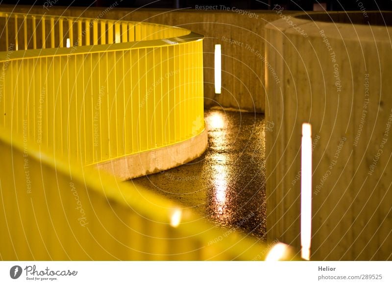 Gelbe Rampe Kaiseraugst Schweiz Europa Dorf Parkhaus Gebäude Architektur Treppe Fußgänger Wege & Pfade Beton Metall modern Stadt gelb Beleuchtung