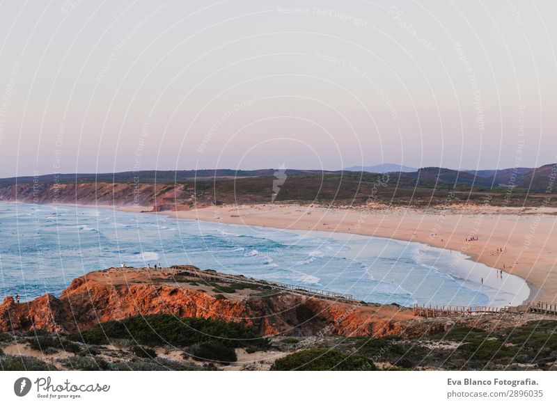 Landschaft des Bordeira-Strandes, Portugal, Algarve. Sommer schön Ferien & Urlaub & Reisen Meer Insel Wellen Natur Sand Wasser Himmel Horizont Sonnenaufgang