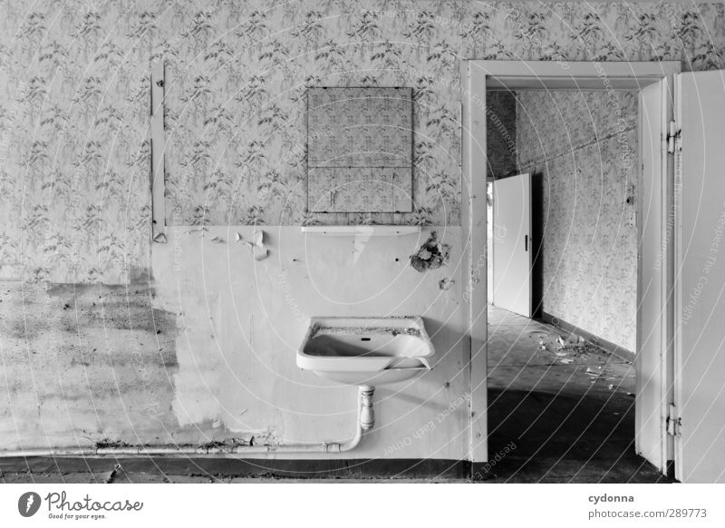 Morgentoilette Häusliches Leben Renovieren Umzug (Wohnungswechsel) Spiegel Tapete Raum Haus Mauer Wand Tür ästhetisch Beratung Einsamkeit Ende entdecken