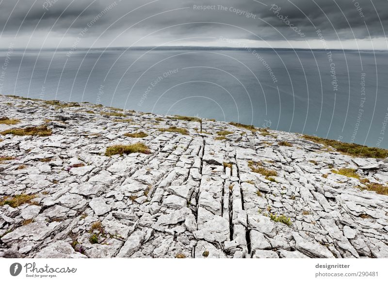 Augenweite Himmel Wolken Wetter Felsen Berge u. Gebirge Küste Meer Atlantik Horizont Klippe Burren Republik Irland Stein alt Unendlichkeit kaputt Beginn bizarr