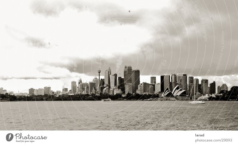 Sydney-dark clouds Stadt Australien Wolken Stimmung Stils Landschaft Schwarzweißfoto