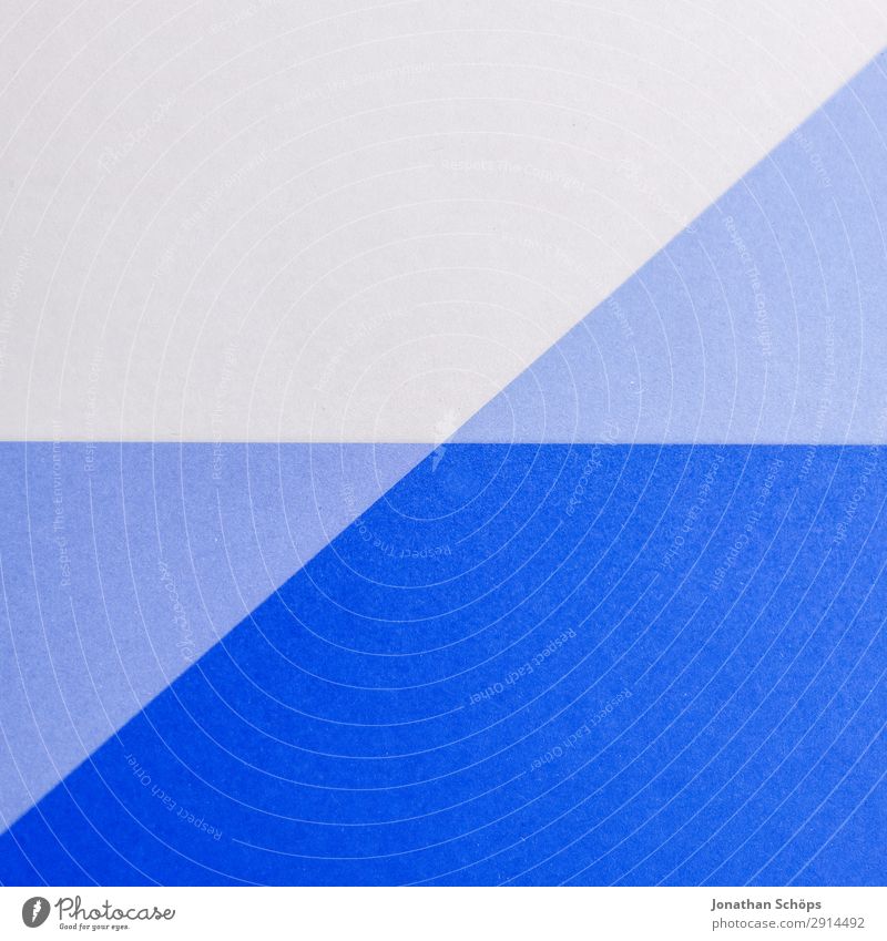 grafisches Hintergrundbild aus Buntpapier Basteln Papier einfach blau weiß flach Geometrie graphisch Entwurf minimalistisch Karton Textfreiraum Farbe