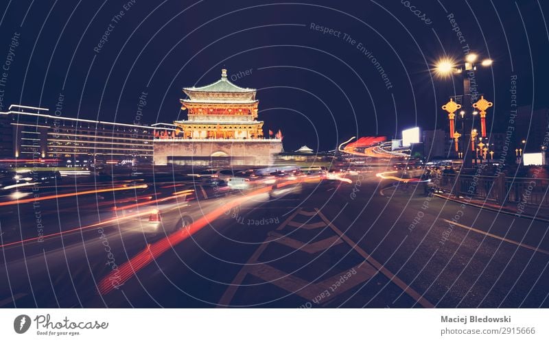 Xianischer Glockenturm bei Nacht, China. Ferien & Urlaub & Reisen Tourismus Sightseeing Städtereise Stadt Gebäude Architektur Sehenswürdigkeit Wahrzeichen