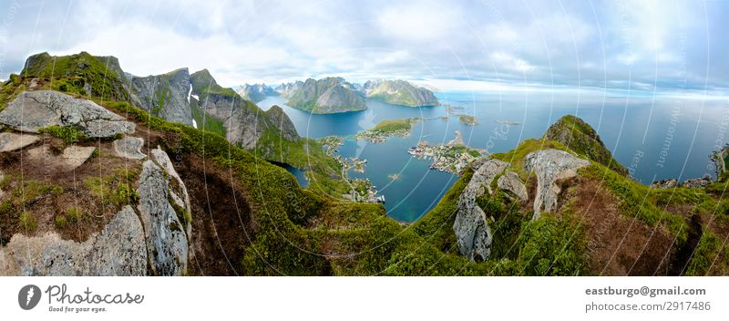 Ein Panoramablick von der Insel Lofoten, Norwegen schön Ferien & Urlaub & Reisen Meer Berge u. Gebirge Natur Landschaft Wolken Stadt Brücke blau grün