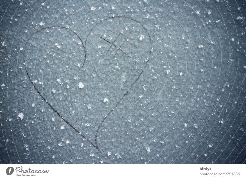 in ein gefrorenes Fenster geritztes Herz Winter Eis Frost Metall Zeichen einfach einzigartig Originalität schön Glück Liebe Verliebtheit Partnerschaft kalt