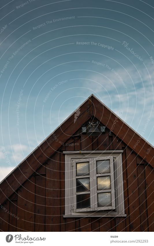 Alte Häuser | mit Charme Haus Umwelt Himmel Hütte Fassade Fenster Dach alt einfach einzigartig blau braun Einsamkeit Vergangenheit Vergänglichkeit Island