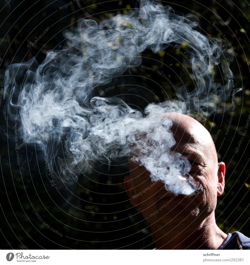 RRR - Ringelrumrauchen Mensch maskulin Mann Erwachsene Freundschaft Kopf Gesicht 1 30-45 Jahre Rauchen authentisch Coolness rauchend Rauchzeichen Rauchwolke