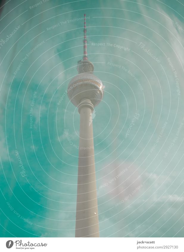 grüne Wellenlänge Sightseeing Himmel Wolken Berlin-Mitte Bauwerk Sehenswürdigkeit Wahrzeichen Berliner Fernsehturm lang Originalität Klima Umweltverschmutzung