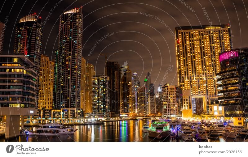Dubai Marina at night Fortschritt Zukunft Vereinigte Arabische Emirate Asien Arabien Stadt Hafenstadt Stadtzentrum Skyline Hochhaus Bauwerk Gebäude Architektur