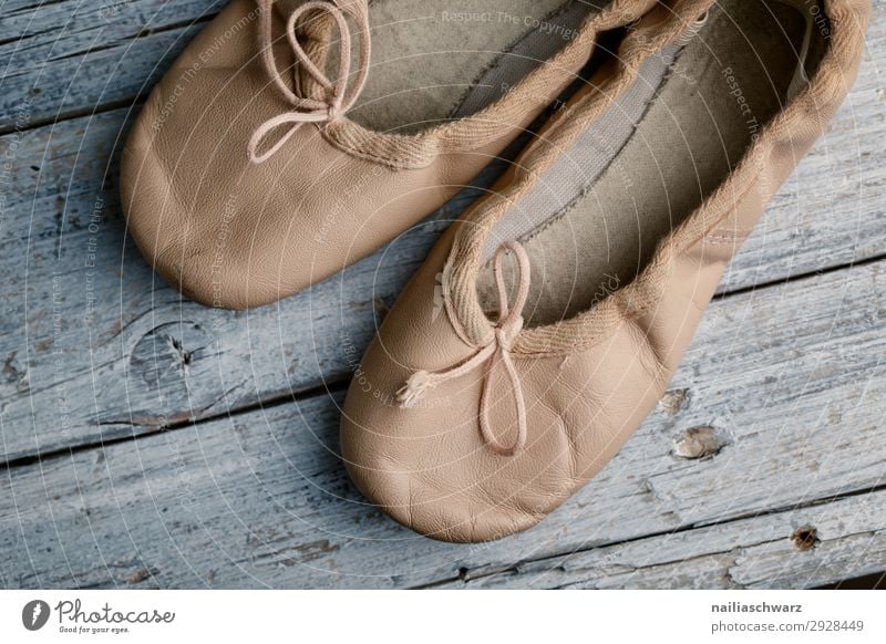 Ballet Shoes Lifestyle Holzfußboden Schuhe Turnschuh schläppchen Ballettschuhe Schleife alt einfach elegant retro Bildung Freizeit & Hobby Freude rein träumen