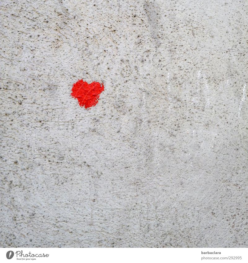 HOT LOVE | Herzilein Valentinstag Mauer Wand Fassade machen zeichnen Erotik Freundlichkeit klein niedlich grau Gefühle Freude Freundschaft Romantik Farbe Glück