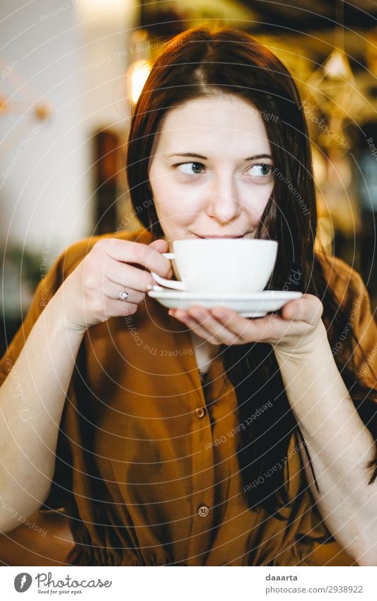 zufrieden mit dem Kaffee 4 Getränk Heißgetränk Kakao Latte Macchiato Becher Lifestyle elegant Stil Freude Leben harmonisch Freizeit & Hobby Häusliches Leben