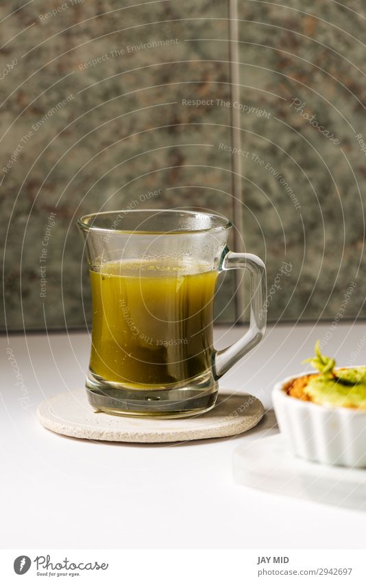 Heißer Matcha-Tee in transparenten Tassen Ernährung Diät Getränk Heißgetränk Lifestyle Erholung Kultur Natur heiß grün Tradition Japanisch trinken Glas