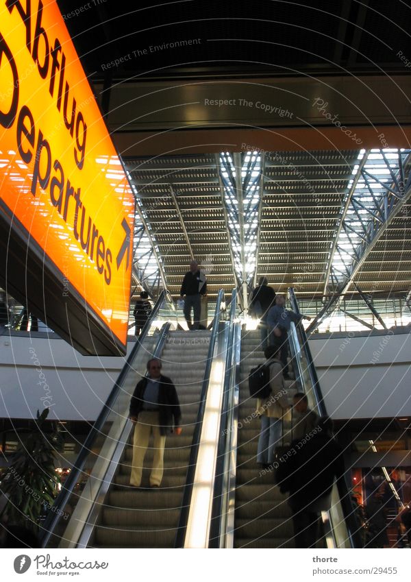 Rolling Home Abheben Rolltreppe Luftverkehr Flughafen Hamburg Lagerhalle