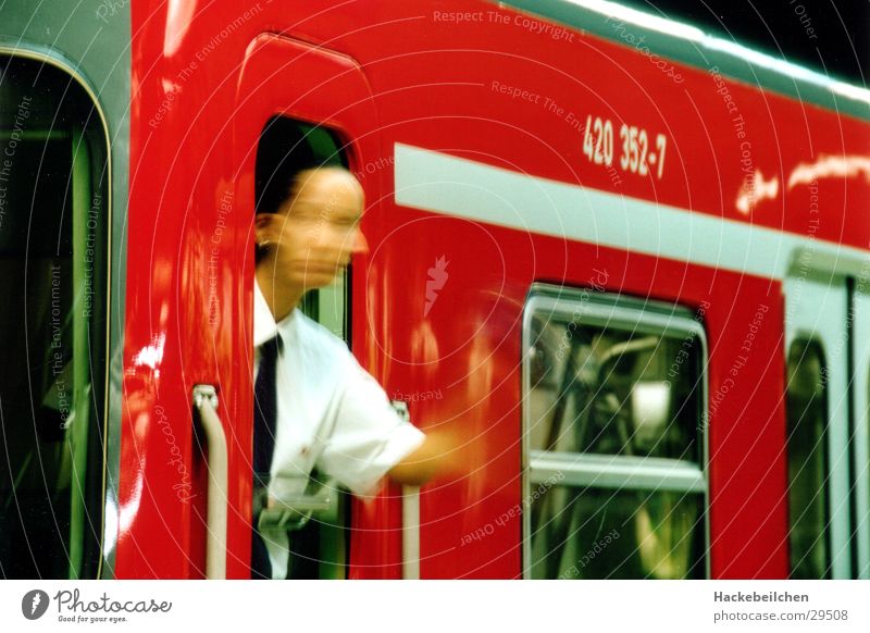 kann los gehn! Eisenbahn Schaffner U-Bahn rot Arbeit & Erwerbstätigkeit Fototechnik db Mensch