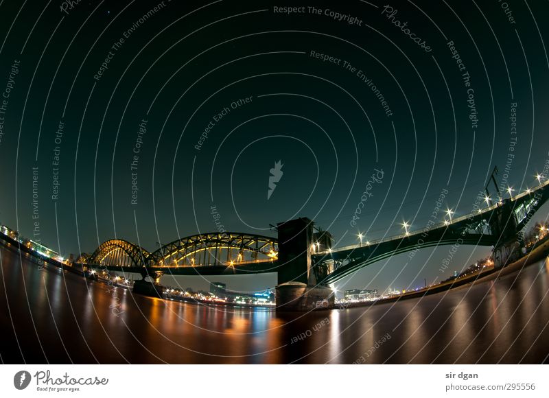 Nacht lichter Freizeit & Hobby Ausflug Städtereise Winter Industrie Wasser Nachthimmel Schönes Wetter Flussufer Köln Skyline Brücke Bauwerk beobachten