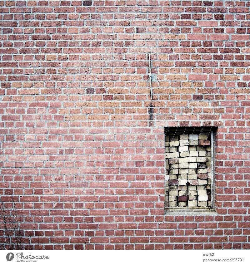 Für schlechte Zeiten Mauer Wand Fassade Fenster Baustelle Problemlösung Stein einfach fest viele Tatkraft Sicherheit Schutz Wachsamkeit Ordnungsliebe Angst