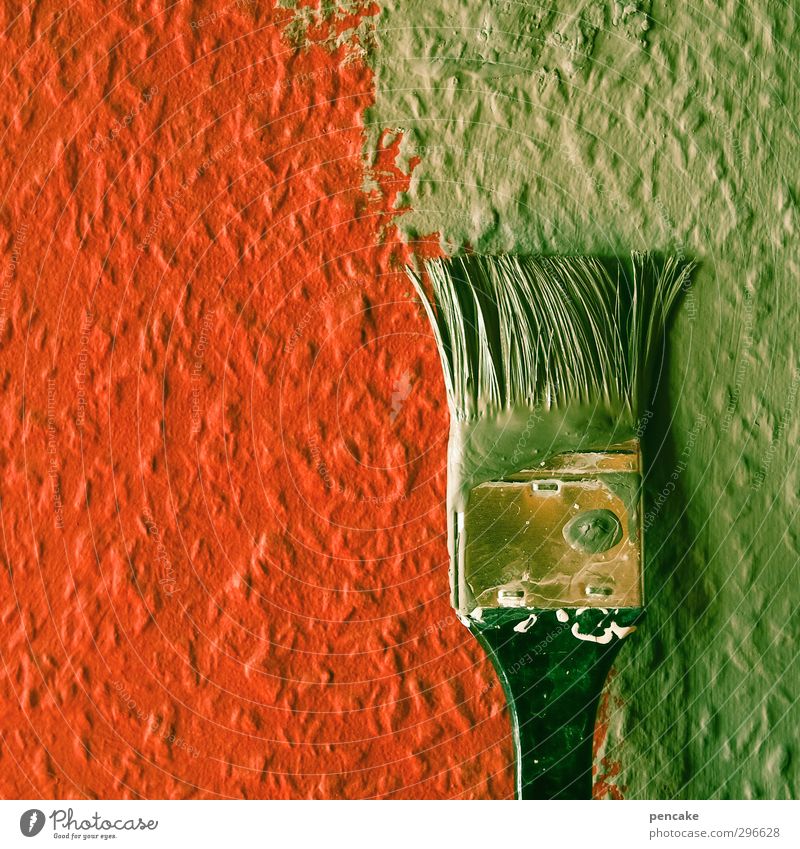 grüne woche Anstreicher Werkzeug Mauer Wand gebrauchen Bewegung machen Reinigen Häusliches Leben Tapetenwechsel Raufasertapete rot Pinsel Renovieren rot-grün