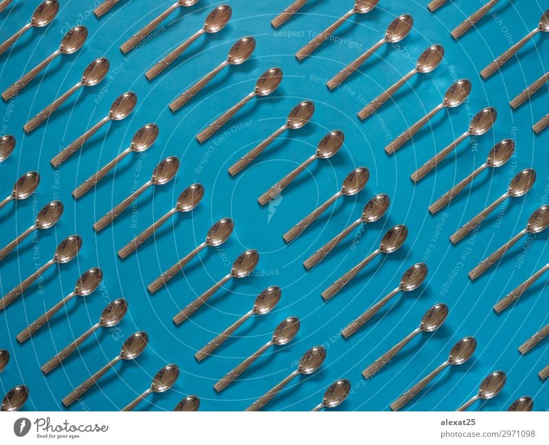 Silberne Löffelmuster auf blauem Hintergrund Frühstück Mittagessen Abendessen Besteck Dekoration & Verzierung Küche Restaurant Werkzeug Kunst Café Koch