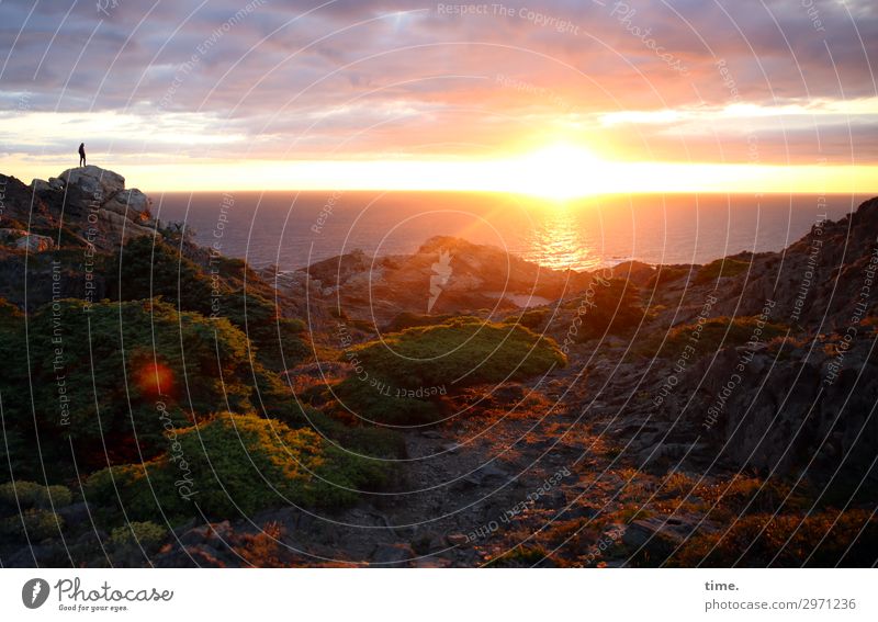 ein neuer Tag maskulin Mann Erwachsene 1 Mensch Umwelt Natur Landschaft Himmel Sonnenaufgang Sonnenuntergang Schönes Wetter Berge u. Gebirge Meer Mittelmeer