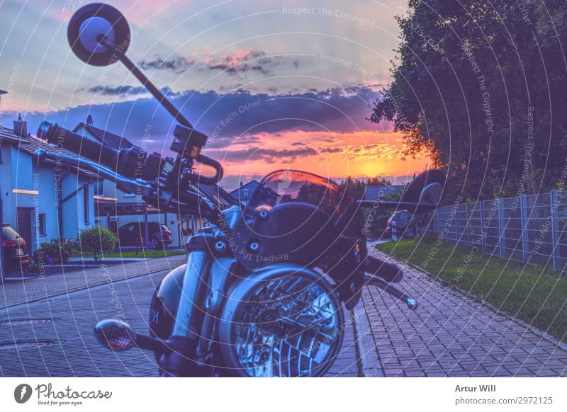 Biker Sonnenuntergang Lifestyle Wohlgefühl Zufriedenheit Freizeit & Hobby Ausflug Abenteuer Ferne Freiheit Sommer Sommerurlaub Umwelt Landschaft Wolken