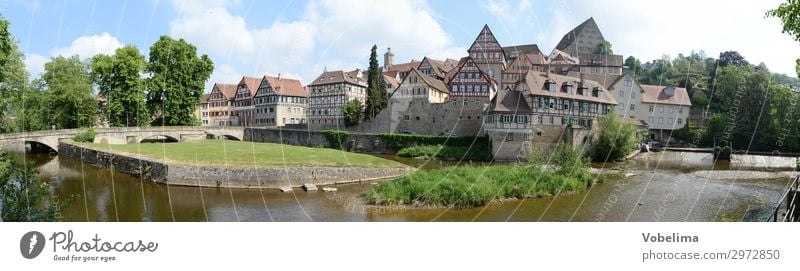 Panorama Schwäbisch Hall Haus Bach Fluss Kleinstadt Stadt Altstadt Bauwerk Gebäude Architektur Sehenswürdigkeit blau braun grau grün schwarz weiß Fachwerkhaus