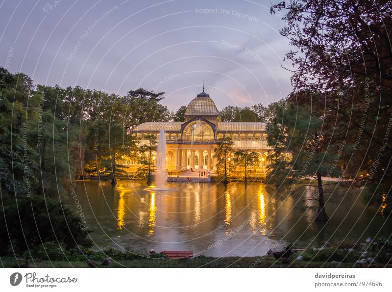 Kristallpalast im Park Buen Retiro, Madrid Ferien & Urlaub & Reisen Tourismus Garten Kultur Landschaft Himmel Teich See Palast Gebäude Architektur Denkmal