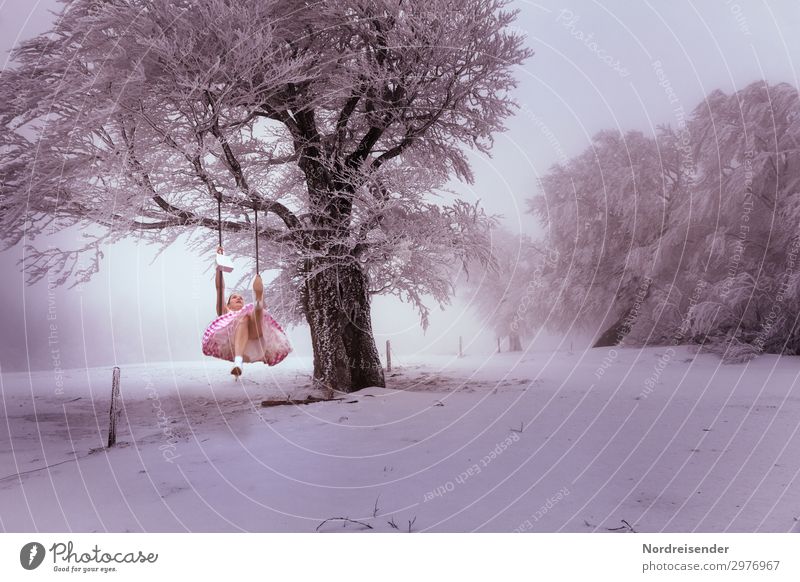 Dreamland Lifestyle Freude Sinnesorgane feminin Frau Erwachsene Landschaft Winter schlechtes Wetter Nebel Eis Frost Baum Kleid schaukeln träumen außergewöhnlich