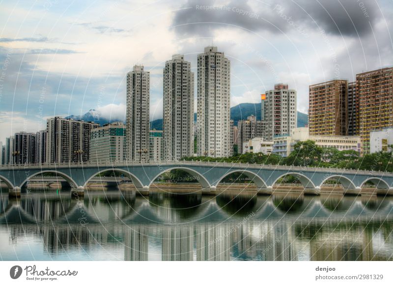 Hong Kong Hochhaus Brücke Wasser Ferien & Urlaub & Reisen Stadt Asien Spiegelung Hochhäuser Kulisse Außenaufnahme Menschenleer Reflexion & Spiegelung