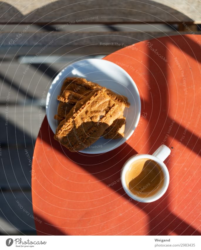 Espresso Lebensmittel Teigwaren Backwaren Ernährung Frühstück Kaffeetrinken Slowfood Erholung sitzen rot Qualität Pause lecker Tasse ruhig Italien Farbfoto
