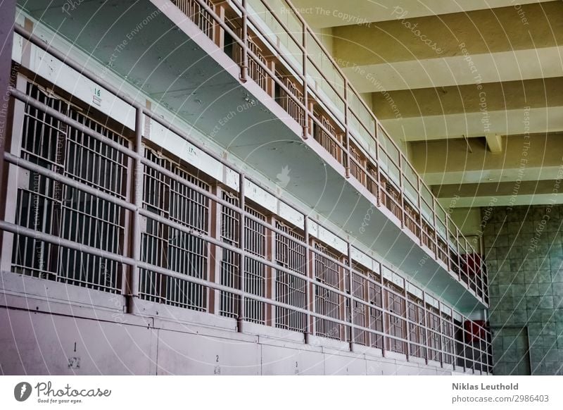 Gefängnis Alcatraz II Menschenleer Bauwerk Gebäude Architektur Gefängniszelle Mauer Wand Tür Sehenswürdigkeit Stein Metall Aggression alt bedrohlich Bekanntheit