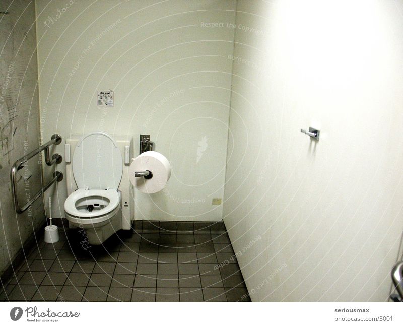 OO Behindertengerecht Toilette 00