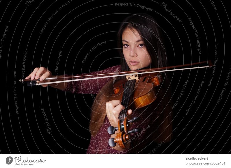 junge Asiatin spielt Geige Lifestyle Freizeit & Hobby Musik Mensch feminin Junge Frau Jugendliche Erwachsene 1 13-18 Jahre 18-30 Jahre Kultur Musiker