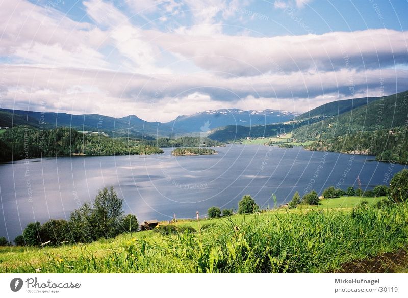 Norwegen - See Wolken Reflexion & Spiegelung Skandinavien Wasser Berge u. Gebirge