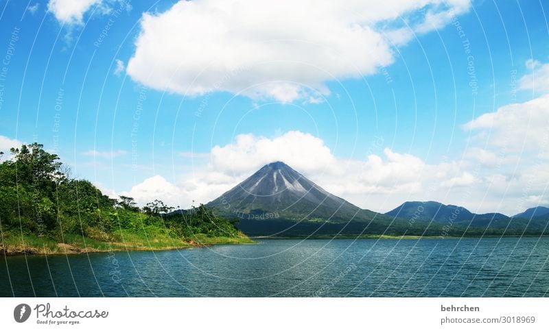 el arenal beeindruckend Fernweh traumhaft Costa Rica fantastisch außergewöhnlich See Vulkan Urwald Himmel Wolken Wasser Landschaft Abenteuer Ferne