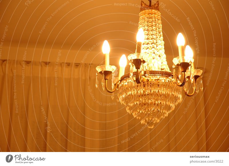 Leucher II Leuchter Kronleuchter Licht Lampe Glühbirne Wohnzimmer Häusliches Leben kristalleuchter Decke