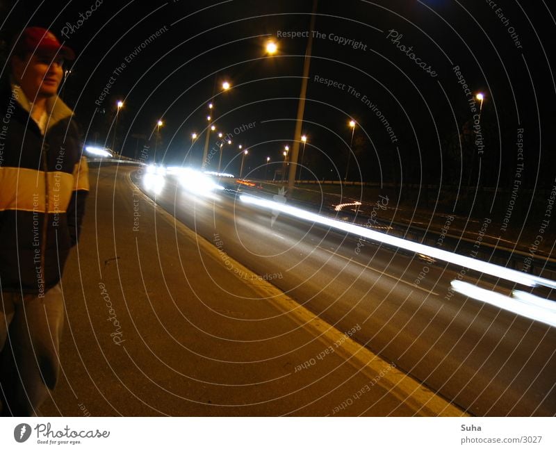 Die Panne I Autobahn Nacht Seitenstreifen Verkehr Autopanne PKW Licht abschleppen Lichtstreifen