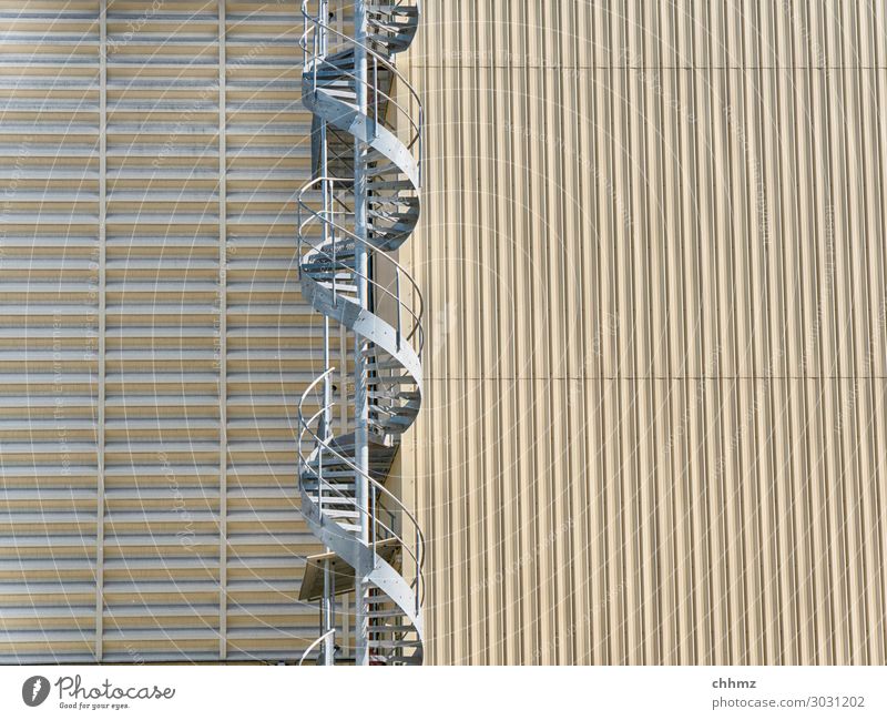 Wendeltreppe Silo Treppe Architektur Geländer Fassade spindeltreppe vertikal hoch Stahl aufwärts Metall Gebäude Außenaufnahme Strukturen & Formen beige abwärts