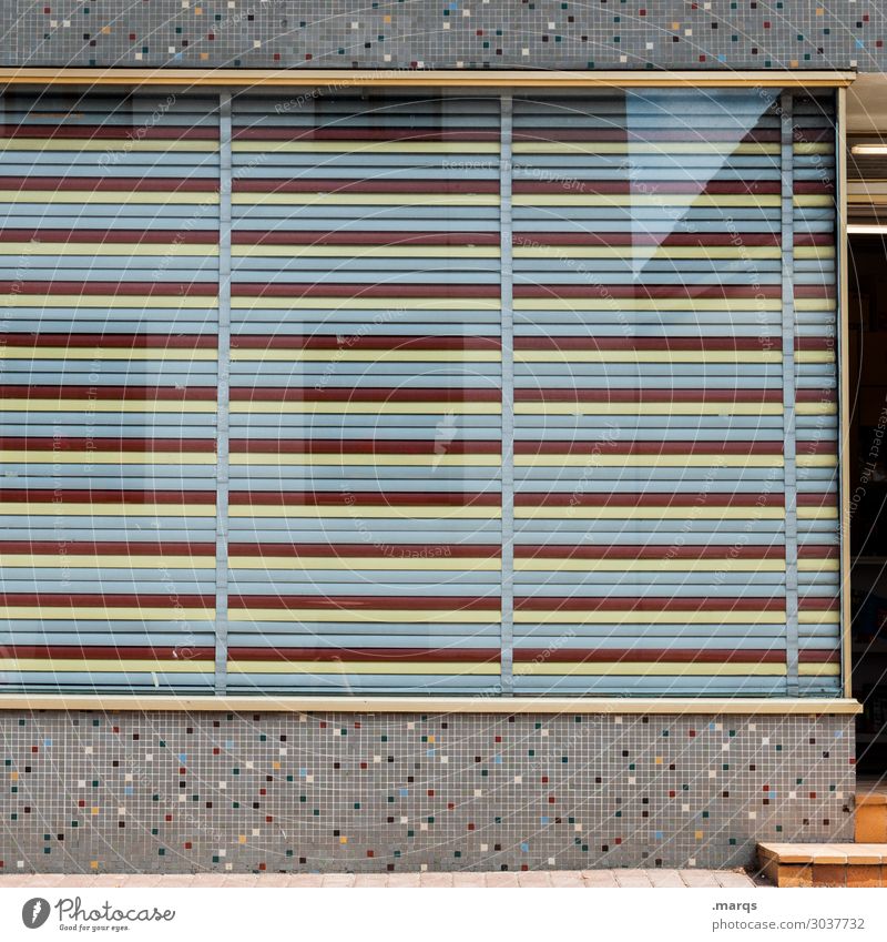 Laden Stadt Mauer Wand Fenster Ladengeschäft Fensterladen Mosaik Glas gelb grau rot Einzelhandel geschlossen Farbfoto Außenaufnahme Muster Menschenleer