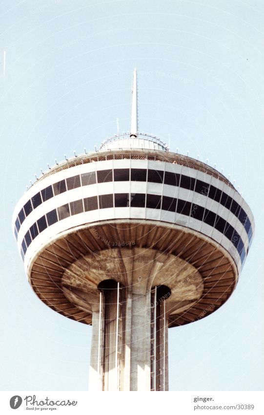 Tower Ferien & Urlaub & Reisen Turm Architektur hoch Toronto Kanada Ereignisse Aussicht Fernsehturm Froschperspektive Aussichtsturm Himmel Menschenleer