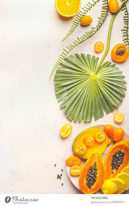 Gelbes Obst Lebensmittel Frucht Dessert Ernährung Bioprodukte Vegetarische Ernährung Diät Design Gesunde Ernährung Sommer gelb tropical fruits plate Papaya