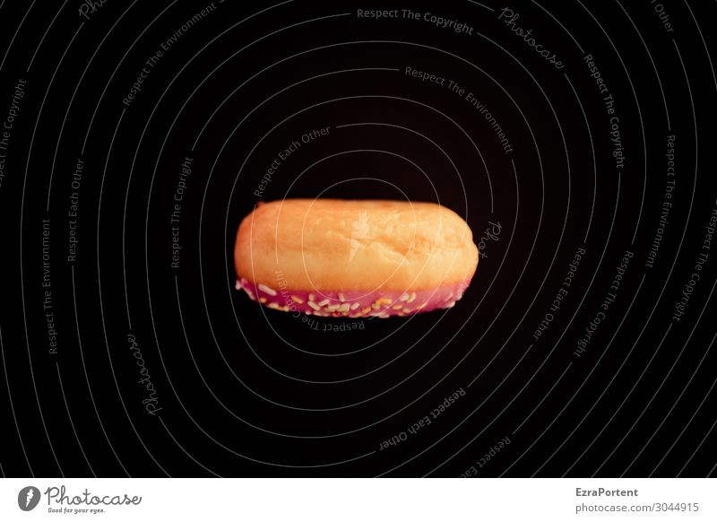 Fettgebäck mit Loch Lebensmittel Teigwaren Backwaren Süßwaren Ernährung Fastfood rund rosa schwarz Krapfen 1 einzeln Mitte Foodfotografie Farbfoto Innenaufnahme