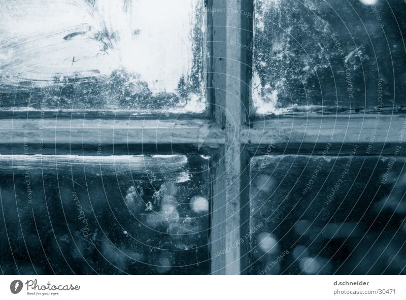 Altes Werkstattfenster Fenster Glas Haus Kreuz Christliches Kreuz Religion & Glaube Tür Scherbe historisch verfallen